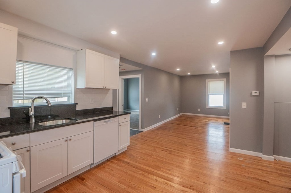 16 Denver St unit 1, Saugus, MA 01906 - photo 1