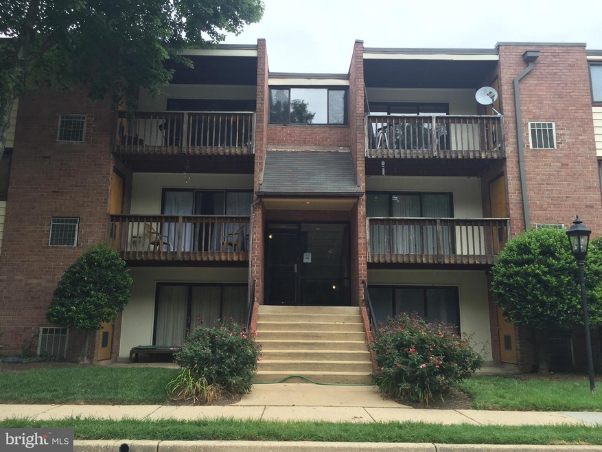10724 West Dr unit 103, Fairfax, VA 22030 - photo 1