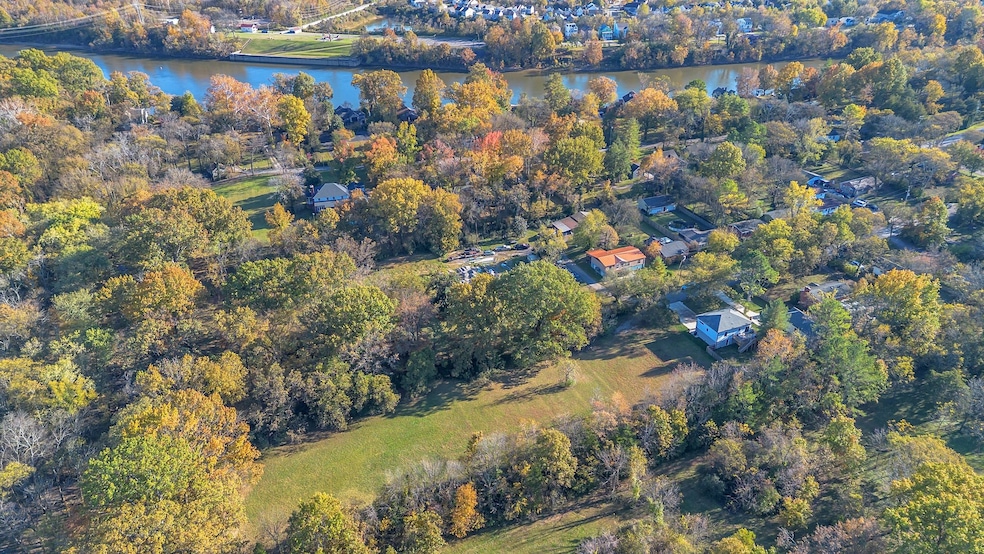 1096 Fernbank Dr, Nashville, TN 37115 - photo 1