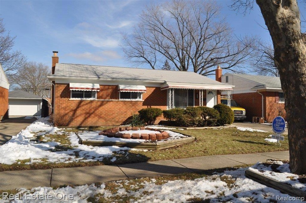 350 N Batchewana St, Clawson, MI 48017 - photo 1