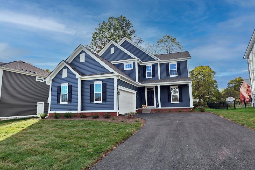 214 Isleta Dr, Pataskala, OH 43062 - photo 1