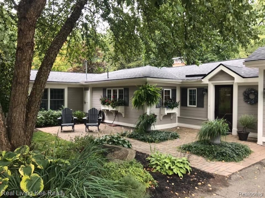 2630 Warner Drive - WELCOME HOME!!