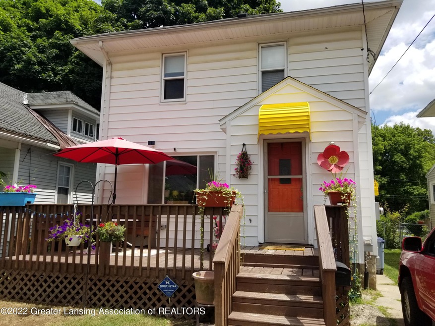 740 Princeton Ave, Lansing, MI 48915 - photo 1