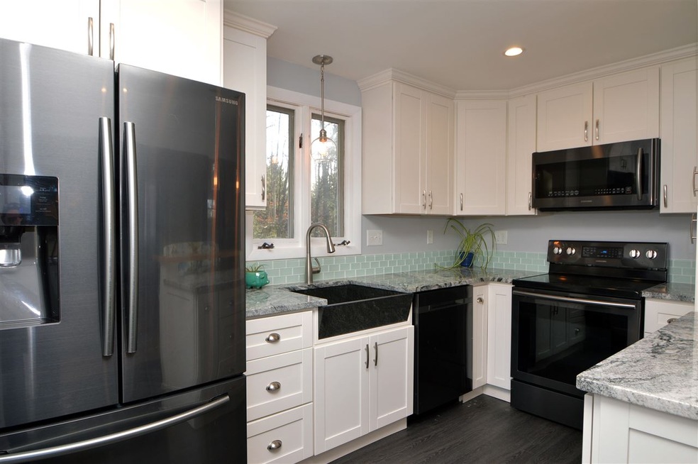 47 Gold St, Manchester, NH 03103 - photo 1