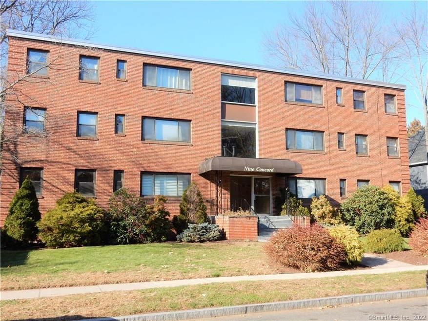 9 Concord St unit A4, West Hartford, CT 06119 - photo 1