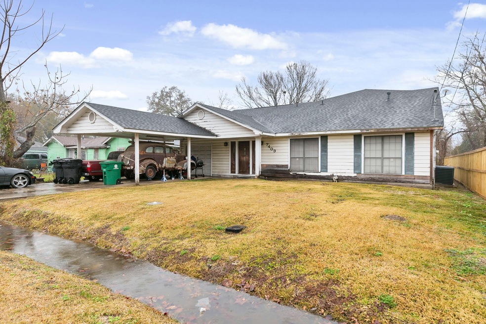 7409 Touchstone St, Houston, TX 77028 - photo 1