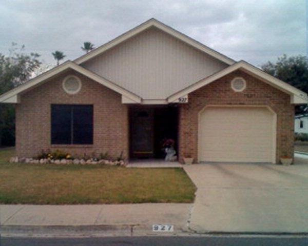 927 Katrin Dr, Alamo, TX 78516 - photo 1