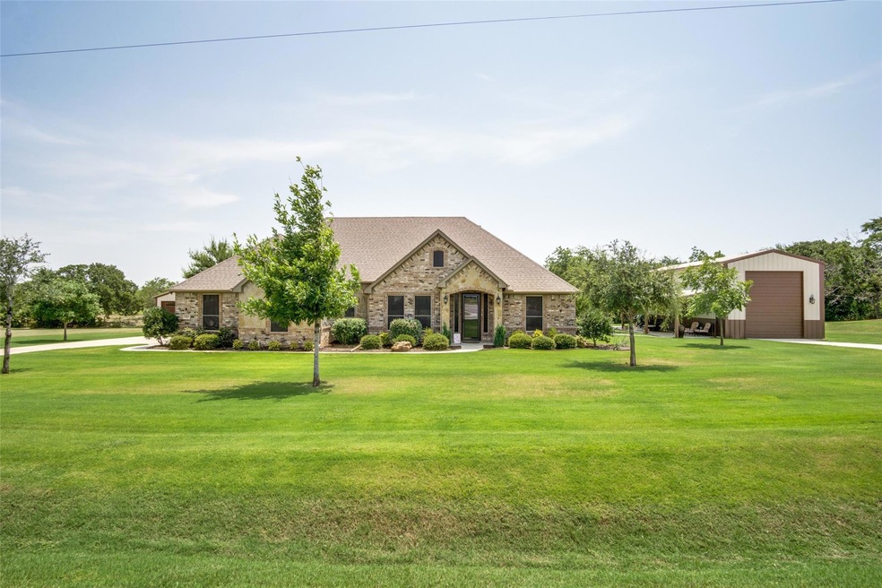 112 James Goldie Dr, Springtown, TX 76082 - photo 1