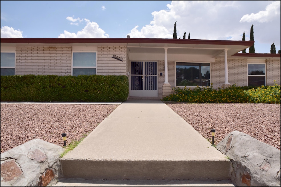10660 Vista Lomas Dr, El Paso, TX 79935 - photo 1