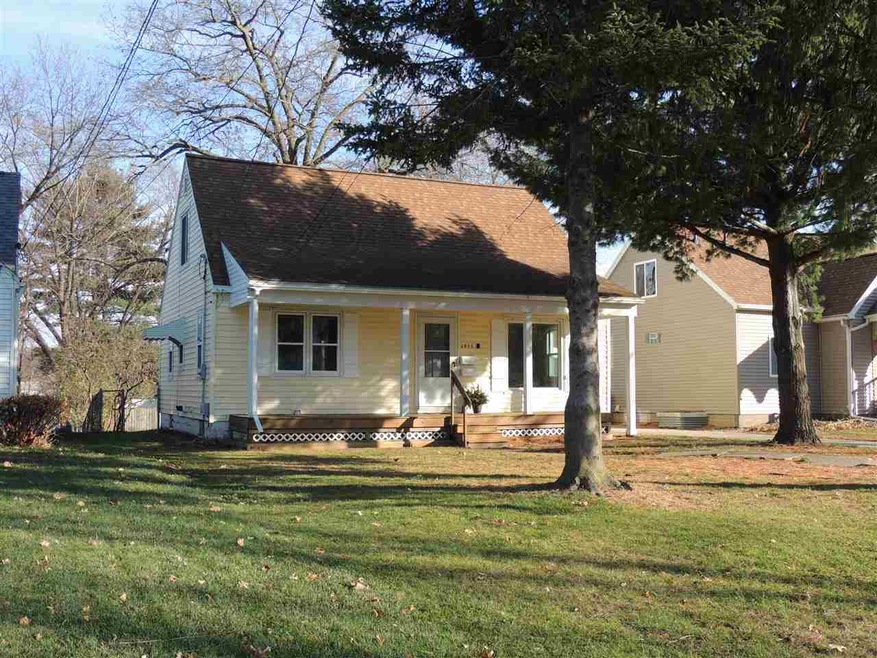 1955 W 7th St, Waterloo, IA 50702 - photo 1