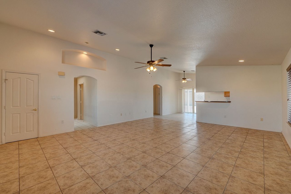 10627 E 34th St unit III, Yuma, AZ 85365 - photo 1