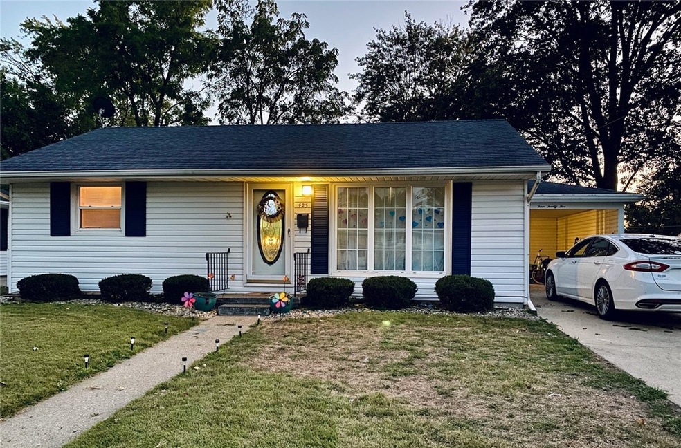 425 Illinois Ave, Mattoon, IL 61938 - photo 1