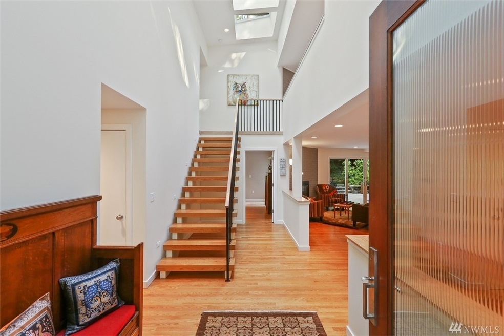 9031 SE 50th St, Mercer Island, WA 98040 - photo 1