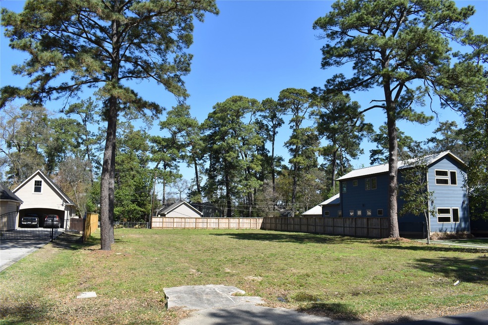 520 W 33rd St, Houston, TX 77018 - photo 1