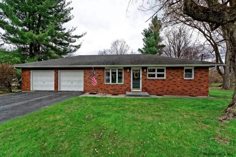 41 Stock Ln, Rensselaer, NY 12144 - photo 1