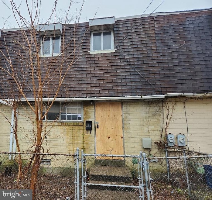 814 Atlantic Ave, Camden, NJ 08104 - photo 1