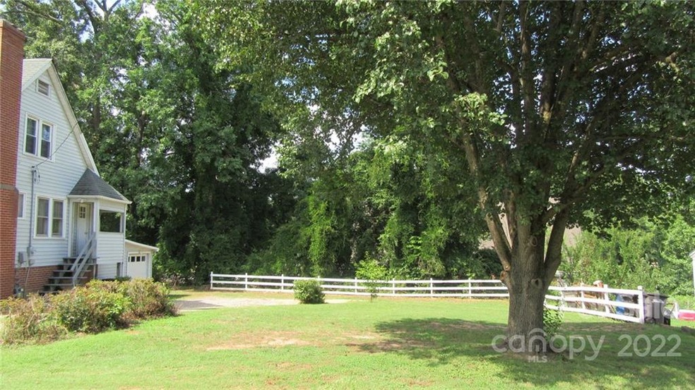 534 Salisbury Rd, Statesville, NC 28677 - photo 1