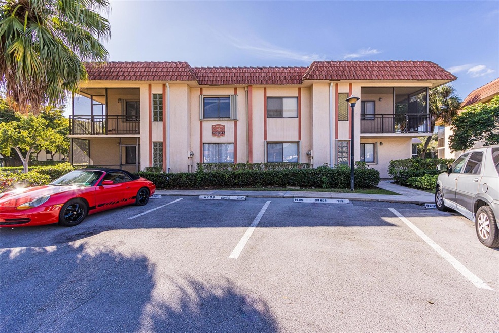 Bldg 49 - Unit 201 top left