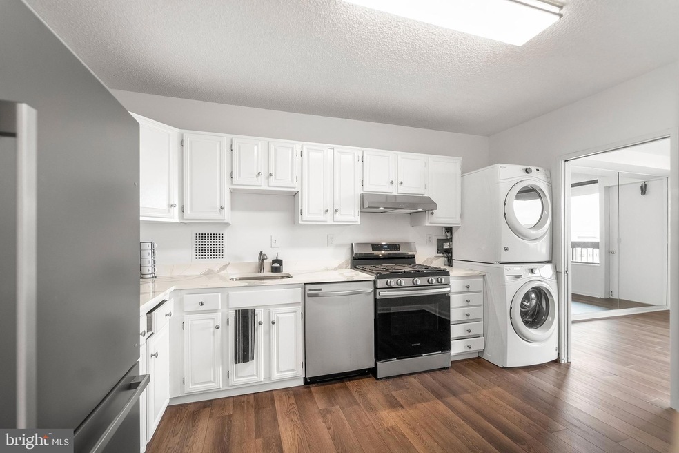 Skyline Plaza unit 713-N, Baileys Crossroads, VA 22041 - photo 1