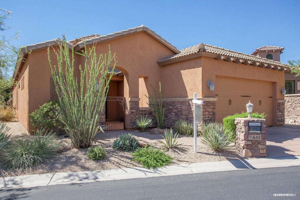 Courtyard Entry Home in Vista Collina