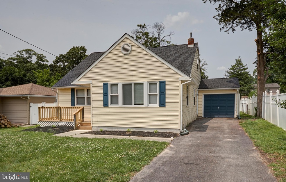 524 W Maple Ave, Laurel Springs, NJ 08021 - photo 1