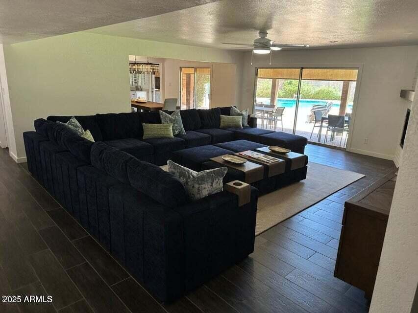 01 Living Room