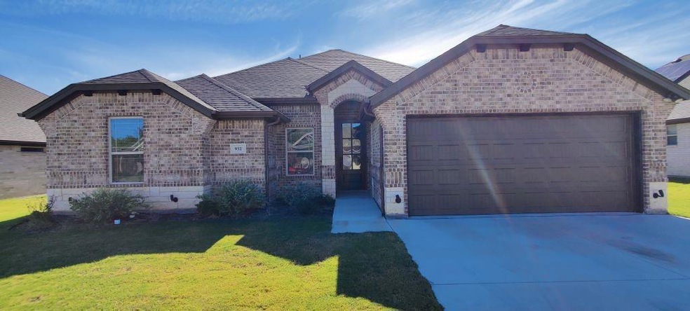 932 E 5th St, Springtown, TX 76082 - photo 1
