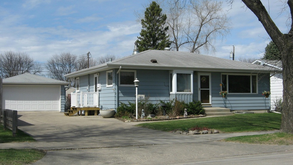 1614 S 16th St, Grand Forks, ND 58201 - photo 1