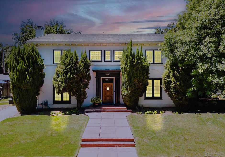 For Sale $750,000 • Co-Listing Agent