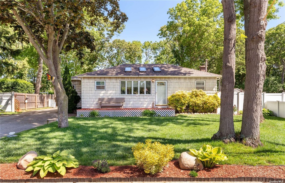 23 Albermarle Ave, Holtsville, NY 11742 - photo 1