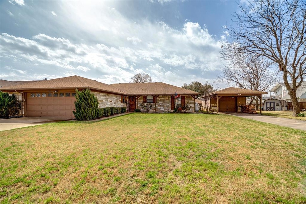 3702 Lake Vista Ct, Granbury, TX 76049 - photo 1