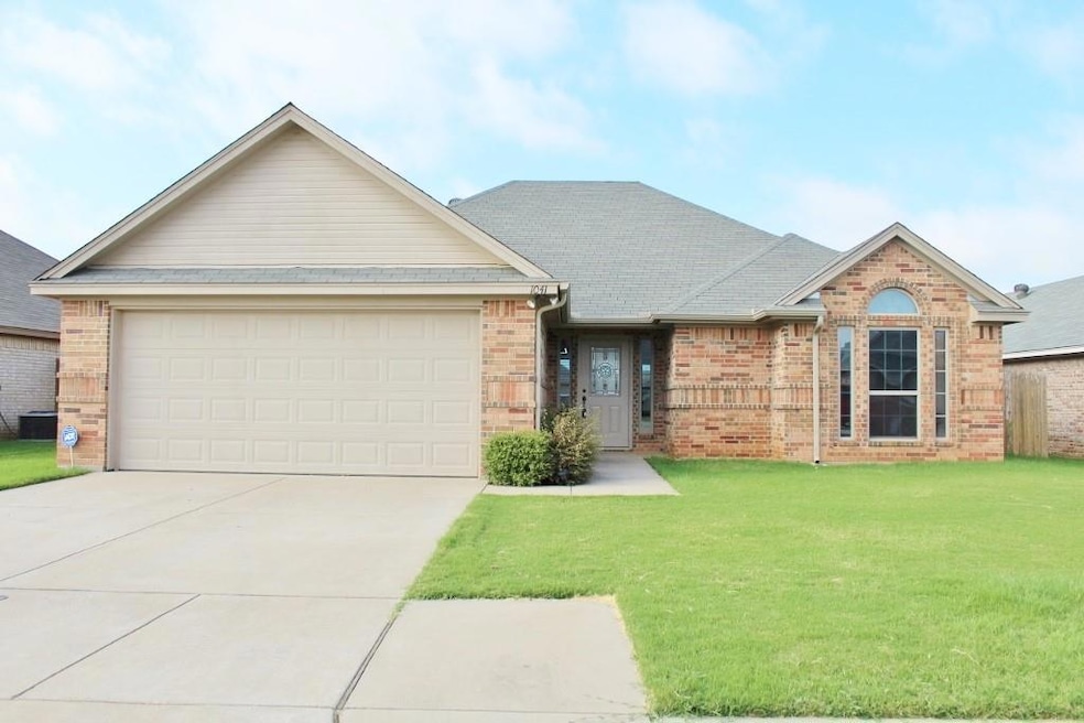 1041 Inverness Dr, Weatherford, TX 76086 - photo 1