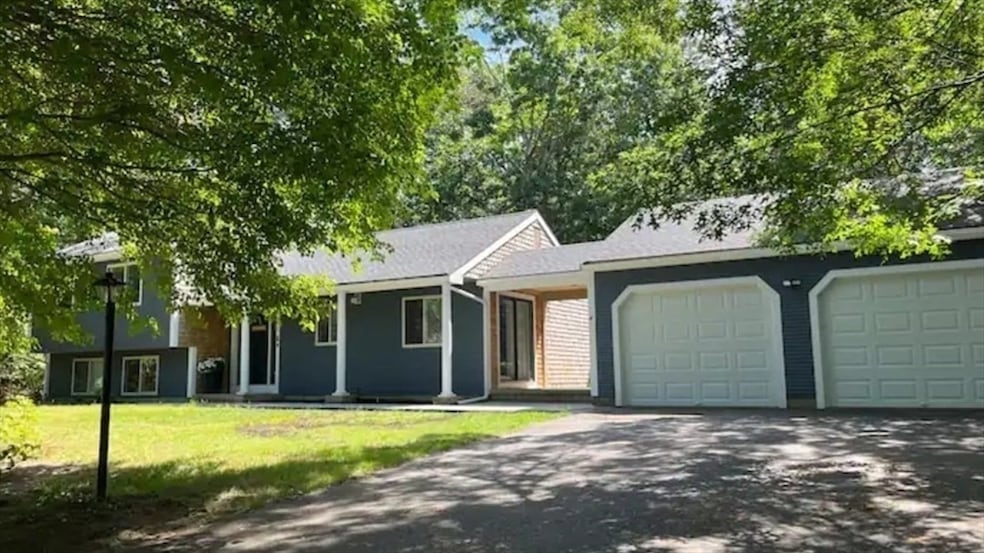 4 Autumn Way, Buzzards Bay, MA 02532 - photo 1