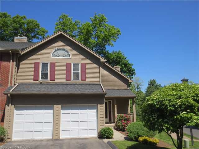 104 Crown Ridge unit 104, Newington, CT 06111 - photo 1