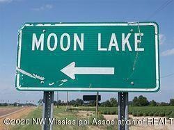 MoonLakeMSHighwaySign