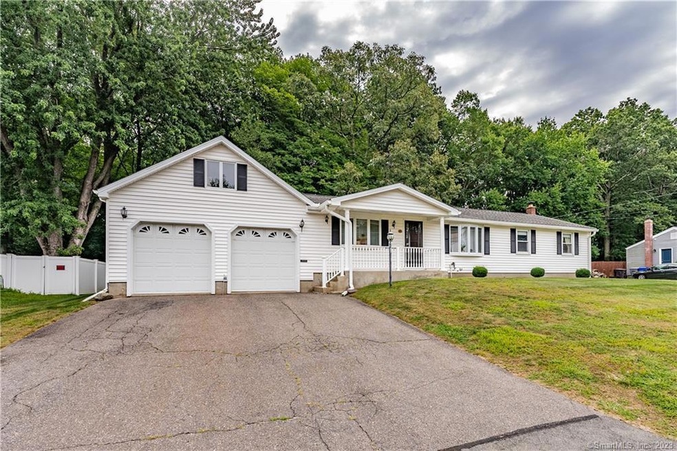 11 Quaker Ln, Enfield, CT 06082 - photo 1