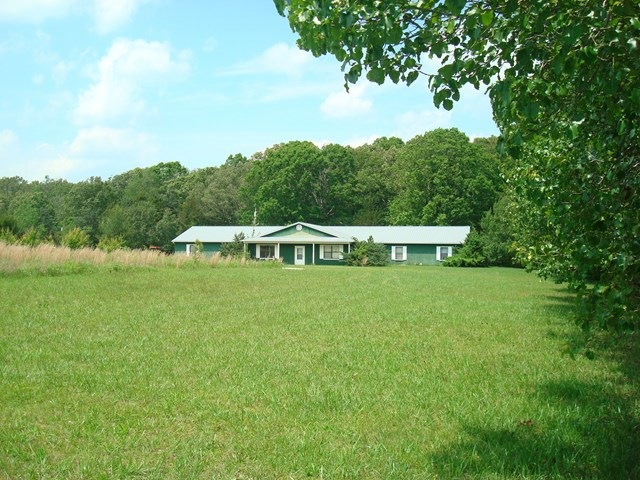 1034 Cindy Dr, Cookeville, TN 38506 - photo 1