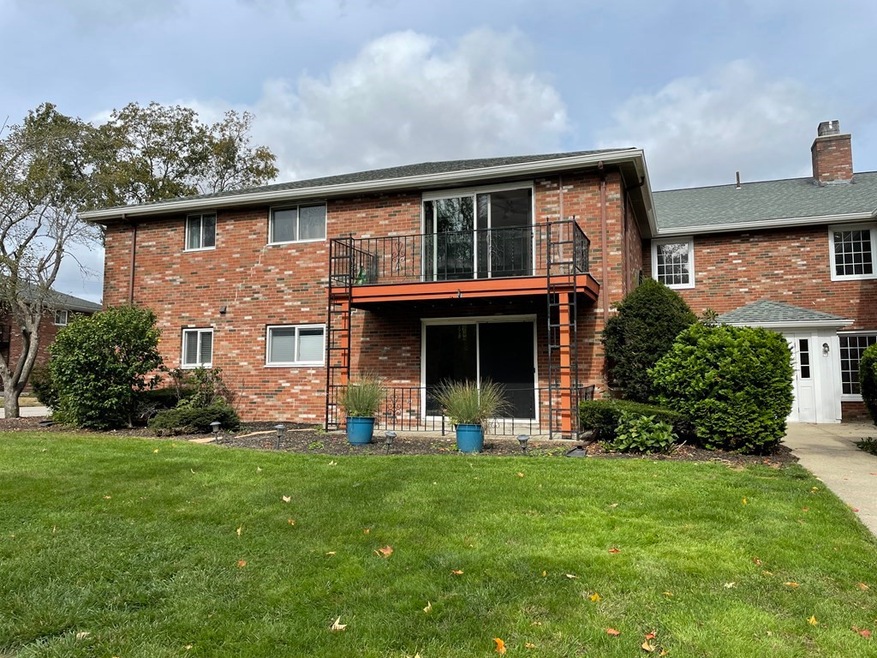 54 Fountain Ln unit 1, South Weymouth, MA 02190 - photo 1