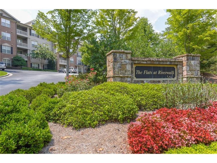 Elegant condo community close to shopping, busines