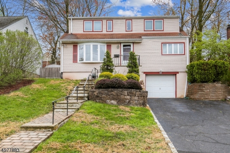 42 Phyllis Rd, West Orange, NJ 07052 - photo 1