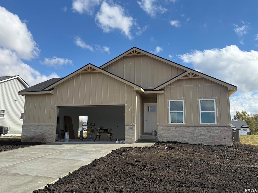 6108 Thor Ave, Davenport, IA 52807 - photo 1