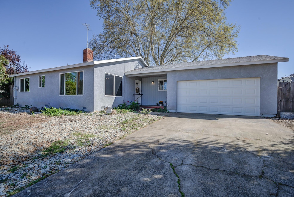 2519 Hawn Ave, Redding, CA 96002 - photo 1