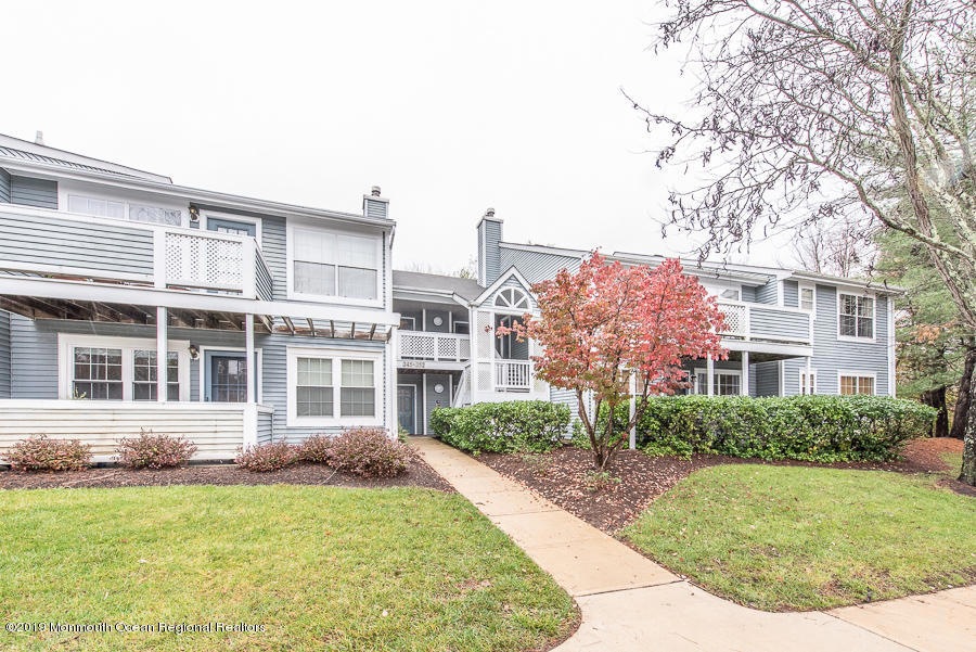 351 Sequoia Ct, Howell, NJ 07731 - photo 1