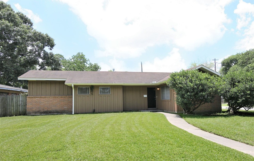 4629 Carleen Rd, Houston, TX 77092 - photo 1