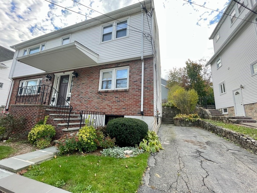 59 Desoto Rd unit 1, West Roxbury, MA 02132 - photo 1