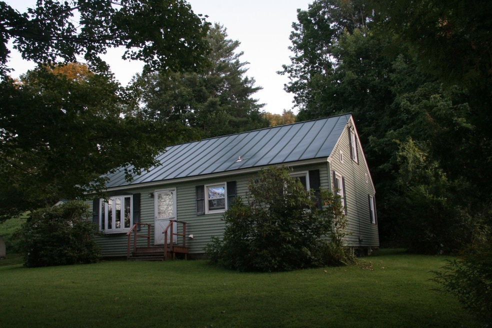 1272 Concord Ave, Saint Johnsbury, VT 05819 - photo 1