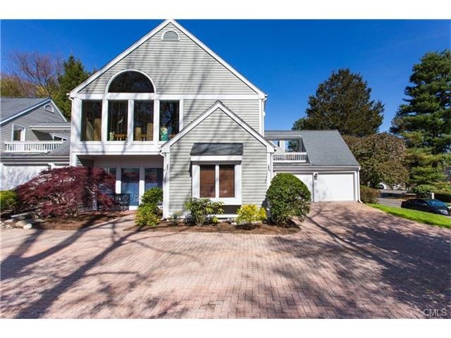 98 Barnes Rd unit 98, Stamford, CT 06902 - photo 1