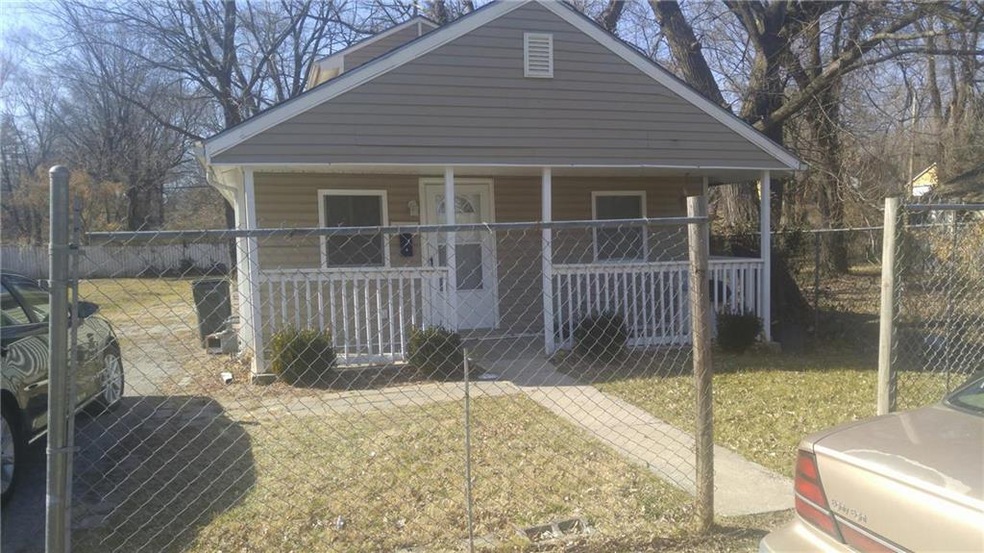 6906 Walrond Ave, Kansas City, MO 64132 - photo 1