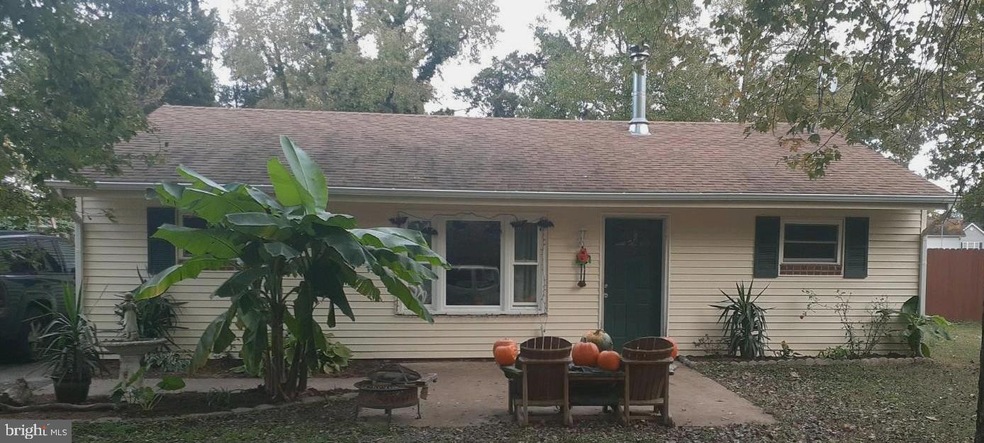 528 Rolando Dr, Colonial Beach, VA 22443 - photo 1