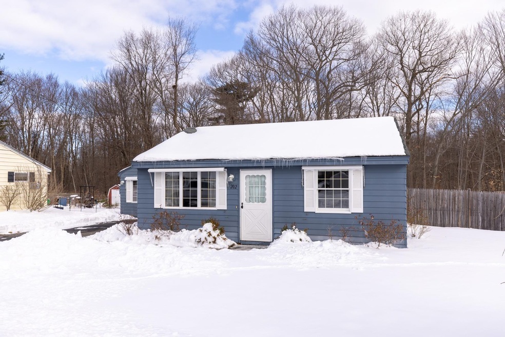 202 Holly Ln, Portsmouth, NH 03801 - photo 1